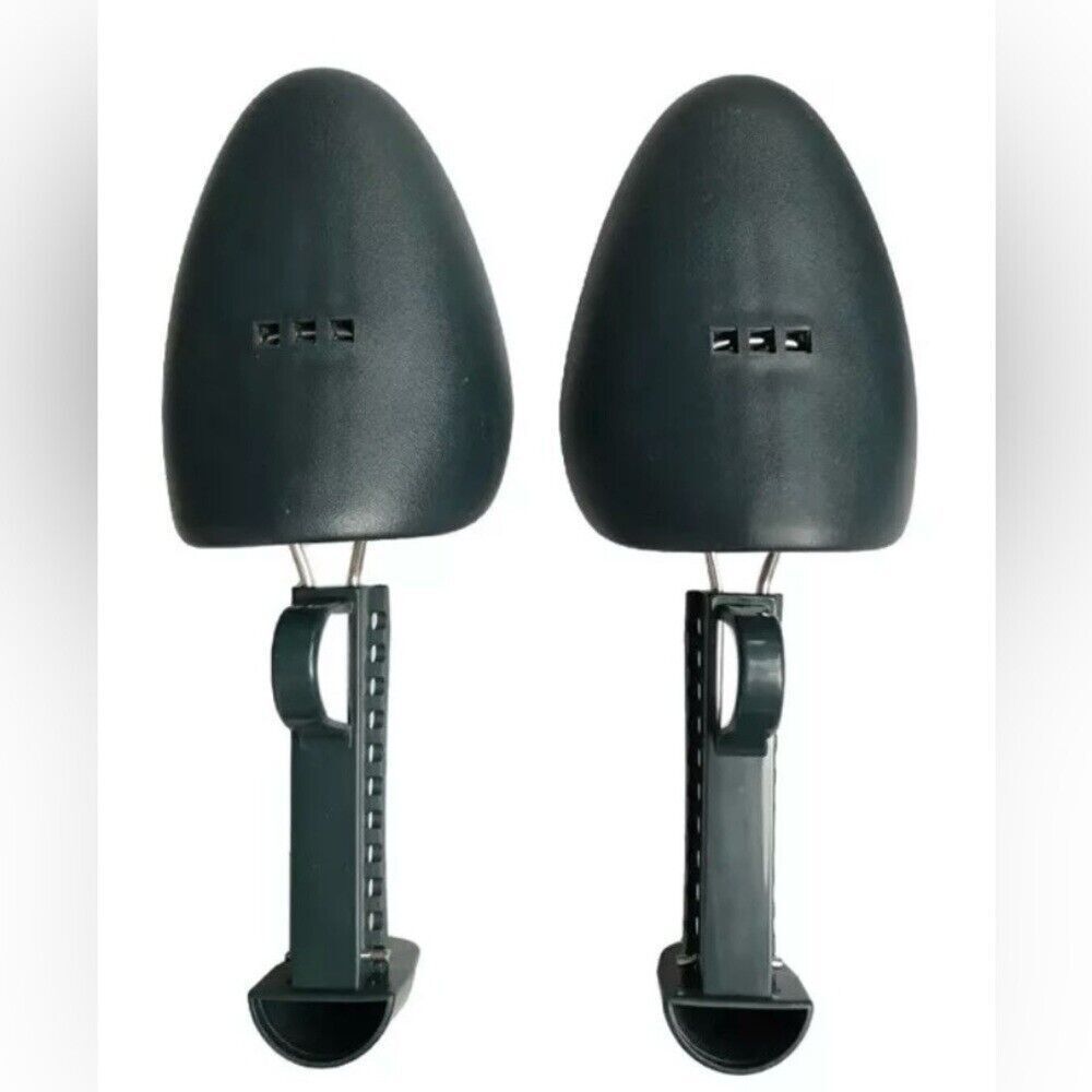 A pair of shoe adjustable shoe fixed support stretcher shaper keeper